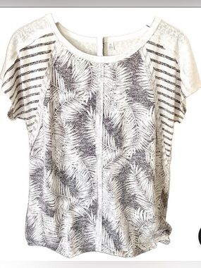 Cato short sleeve raw hem top size medium